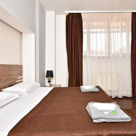 Hotel Aaa Erivan Exterior foto