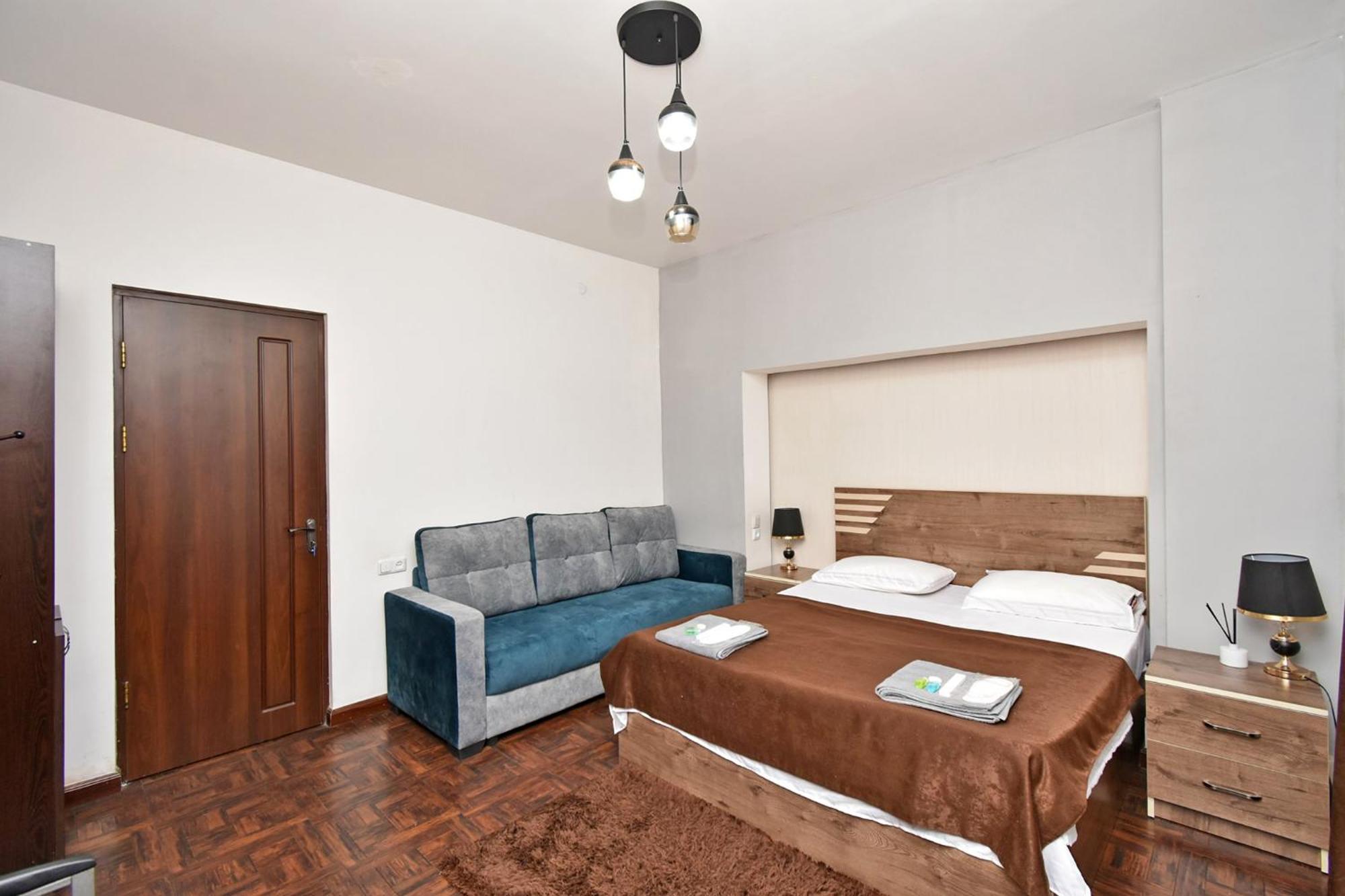 Hotel Aaa Erivan Exterior foto